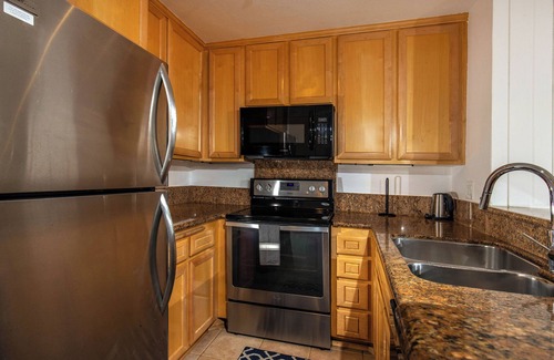 Townsite Condo | Oceanfront Retreat at Surf 'n Sand - 4 Star Getaway