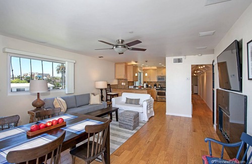 Townsite Condo | Oceanside Beach: Ocean Views & Steps to Pier and Village!