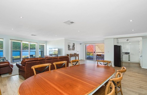 Ettalong Beach Apartment | Oceanfront Retreat at Ettalong Beach with Family Amenities