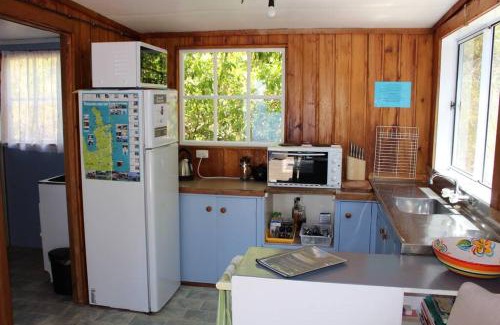 Tuateawa House | OCEANSIDE - Exclusive & private - Castaway Cottage