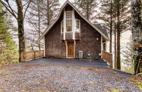 Oceanside House | Inviting Oceanside Haven: Pet-Friendly Retreat with High Ratings