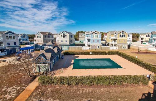 Whalehead Beach House | Oceanside Retreat with Hot Tub & Pool Access at CB51