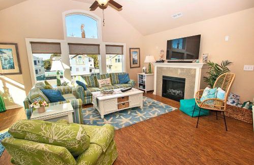 Whalehead Beach House | Oceanside Retreat with Hot Tub & Pool Access at CB51