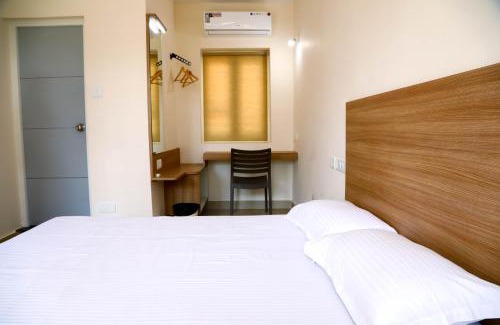 Mahabalipuram Beach Hotel | Cozy Oceanside Hotel in Mahabalipuram with Breakfast