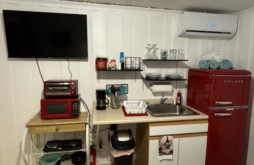 Hampton Apartment | Oceanside Motel Room: Your Surfing Paradise Awaits!