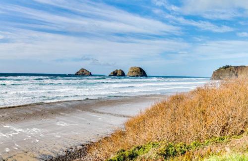 Oceanside House | Oceanside Oasis: Family-Friendly Retreat with Perfect Ratings