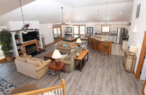Pine Island House | Vintage Pine: Oceanside Retreat with Private Pool & Rec Room