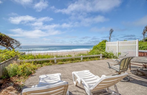 Lincoln Beach House | Discover Oceanstream: Family-Friendly Stay with Breakfast
