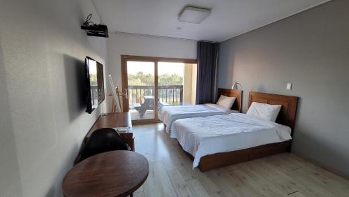 Gangjeong-dong House | Oceanfront Oasis at Oceantree House – Rated 8.2/10