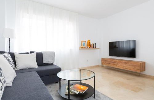 Las Acacias Apartment | Beachfront Bliss at OceanVibe Loft - Rated 9.8/10!