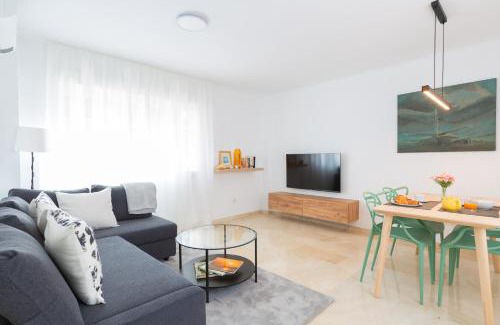 Las Acacias Apartment | Beachfront Bliss at OceanVibe Loft - Rated 9.8/10!