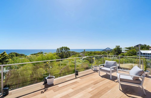 Peppermint Grove Beach House | Oceanview Manor by Peppy Beach Retreats® - Rated 10/10 Stay