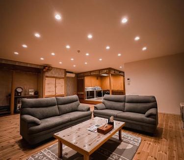 Shiraoi Hotel | Relax at Oceanview 貸別荘Hosuikan with Hot Tub & Breakfast