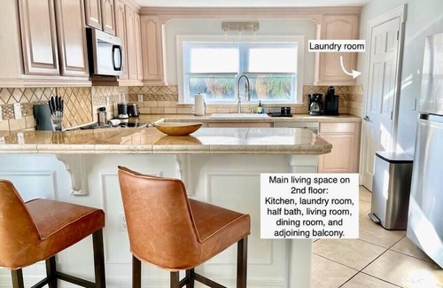 Jacksonville House | Oceanview Retreat: 2-Bedroom House with Beautiful Decks