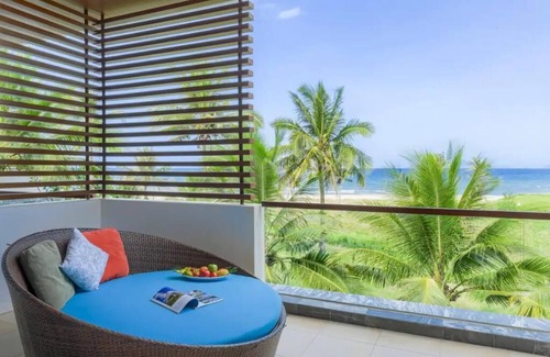 Ngu Hanh Son House | Oceanview Beachfront Villa with Pool & Private Garden Oasis