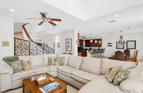 South Padre Island House | Ideal Beach Retreat: 6 Bedrooms, Private Baths & Pool