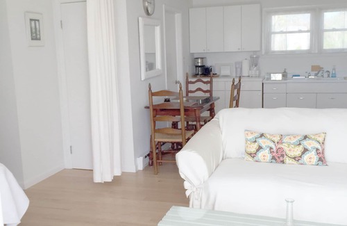 Montauk Hotel | Chic Alcove Studio with Oceanview, Walk to Town & Beach