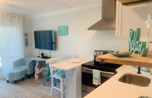 Isle of Palms Condo | Oceanview Condo: Newly Remodeled with Pool & Spa Amenities