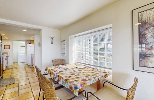 Oceanside Apartment | Oceanview Escape: Breathtaking Views & Beach Access