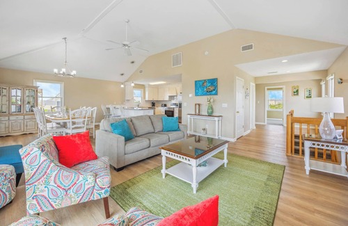 Hatteras House | Discover Oceanfront Bliss: Pool, Hot Tub & Beach Access