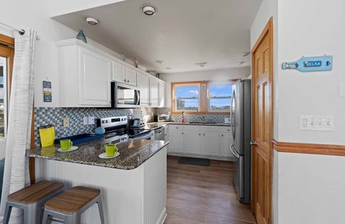 Waves House | Oceanview Waves: Pool, Hot Tub & Game Room Awaits You