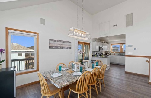 Waves House | Oceanview Waves: Pool, Hot Tub & Game Room Awaits You
