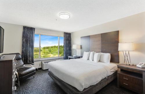 Long Beach Hotel | Oceanview Inn at the Arch: Wheelchair Accessible Retreat