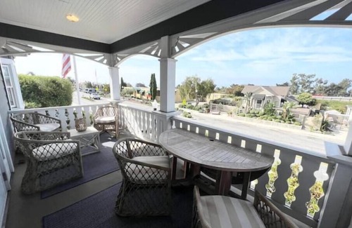 Summerland Condo | Oceanview Summerland Beach Condo A - Family Friendly Stay