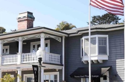 Summerland Condo | Oceanview Summerland Beach Condo A - Family Friendly Stay