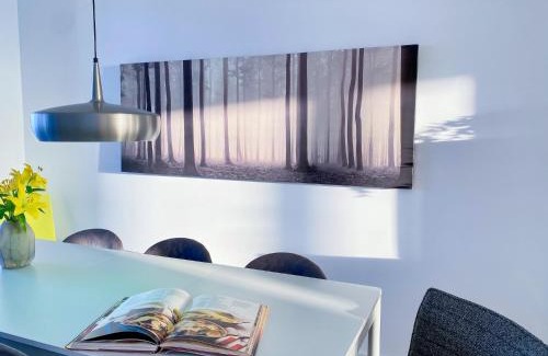 Taperoo House | Oceanview Luxury with Dedicated Workspace