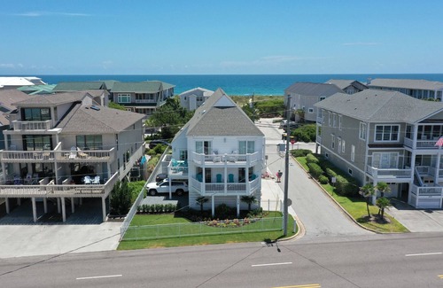Wrightsville Beach Condo | Oceanview Retreat with Private Pier & Spa Amenities