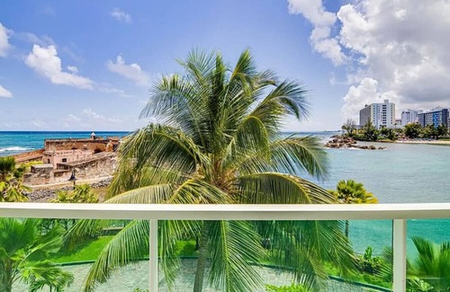 Puerta de Tierra Apartment | Oceanview Sub Penthouse, Walk to Beach & Pool