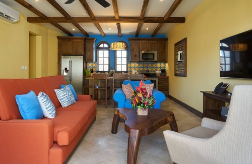 Las Catalinas Apartment | Oceanview Sunset Terrace: Beachside Bliss Awaits You