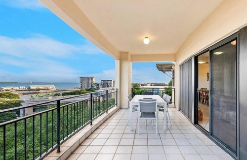 Darwin City Centre Apartment | Oceanview Tropical Oasis with Poolside Amenities Awaits