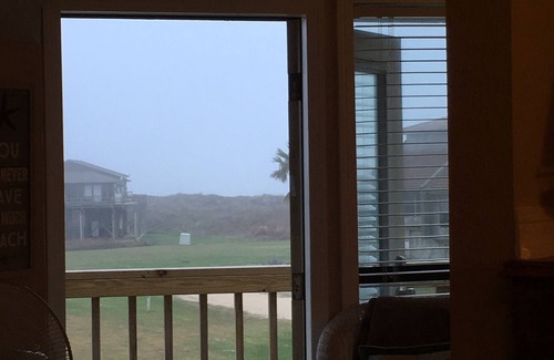 Matagorda House | Oceanview Family Unit with Pool & Wi-Fi - Rated 9.6/10