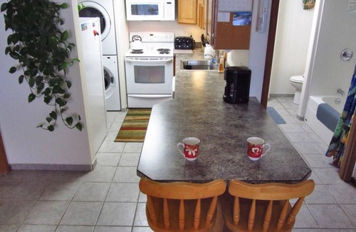 Depoe Bay Apartment | Cozy City Center Retreat with Ocean View & Spa Amenities