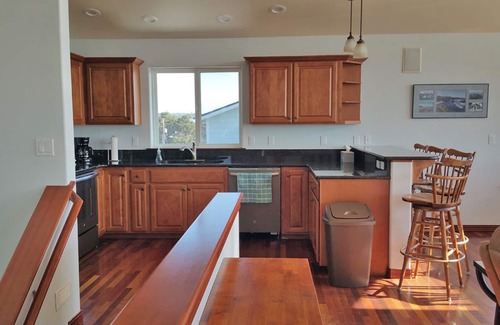 Pacific Beach House | OceanViews Retreat with Game Room & Pet-Friendly Perks