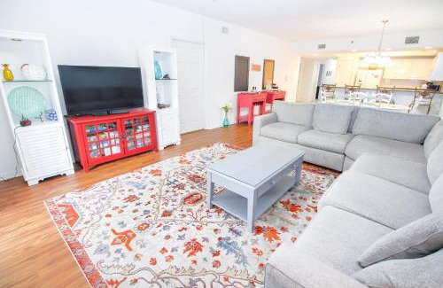 New Smyrna Beach House | Family-Friendly Oceanwalk 9-204 with Pool Access