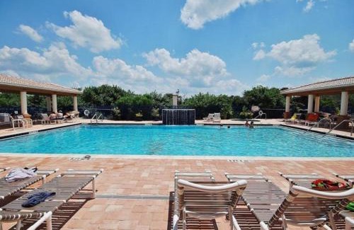 New Smyrna Beach House | Family-Friendly Oceanwalk 9-204 with Pool Access