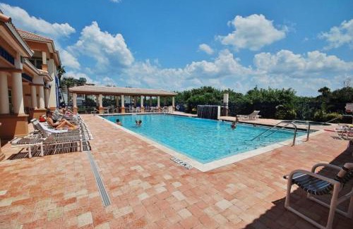 New Smyrna Beach House | Family-Friendly Oceanwalk 9-204 with Pool Access