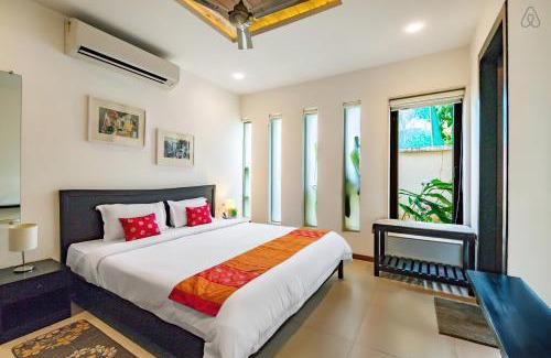 Vagator Villa | Elegantly Designed Ochre Villa in Assagaon with Ocean View