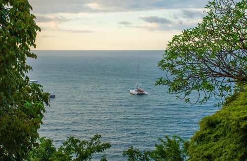Playa Ocotal Apartment | Tranquil Ocotal Beach Front Condo with Ocean View & Pool