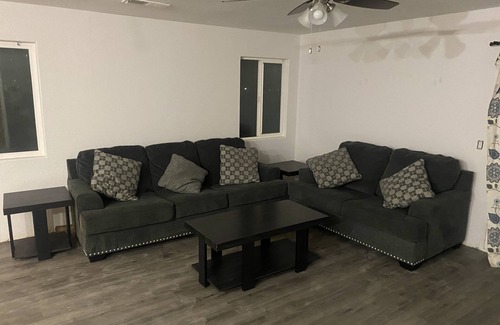 Thermal House | Pet-Friendly Ocotillo Wells Paradise: Top-Rated Getaway