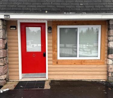 Millersburg House | Ocqueoc Delux Double Cabin Pet-Friendly in Ocqueoc, MI