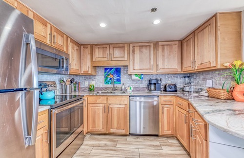 Orange Beach Condo | Beachfront Paradise: Phoenix East 304 with Ocean View