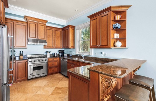 Delos House | Beachfront Retreat: Two Pools, Private Pool & Elevator