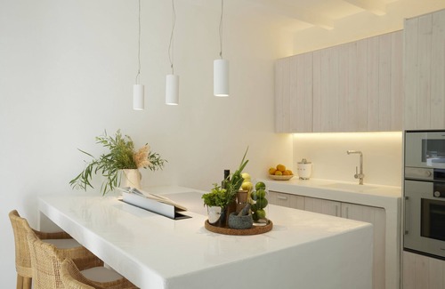 Calicos Hotel | Elegant Octant Vila Monte: 5-Star Retreat with Spa & Pool