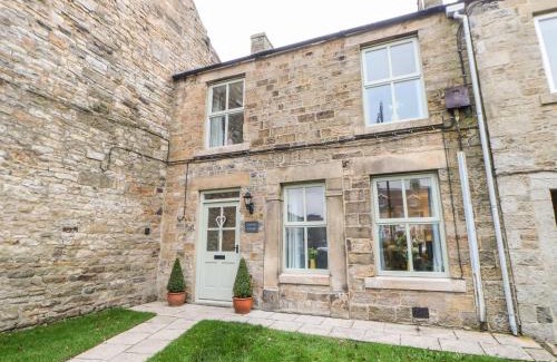 Barnard Castle House | Cozy October Cottage: Pet-Friendly & Guest Rated 9.8/10