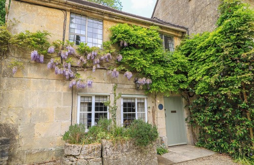 Chalford Cottage | Pet-Friendly October Cottage in Chalford - Guest Rated 10/10