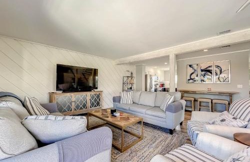 Sea Dunes Apartment | Octopus Garden: Elegant Townhome with Ocean Views & Spa